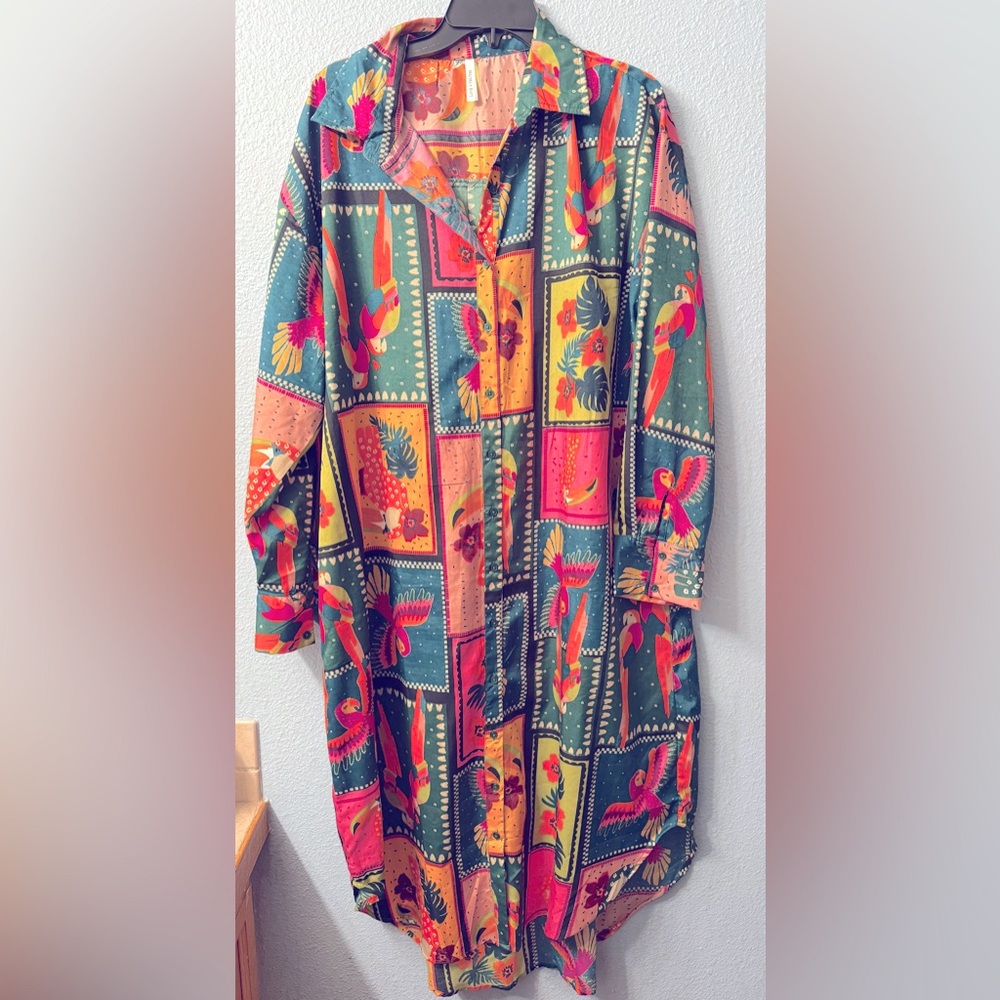 Live 4 Truth Print Tunic Size XLarge